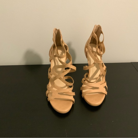 LOVIN’ HEELS BY JESSICA SIMPSON - Picture 2 of 3